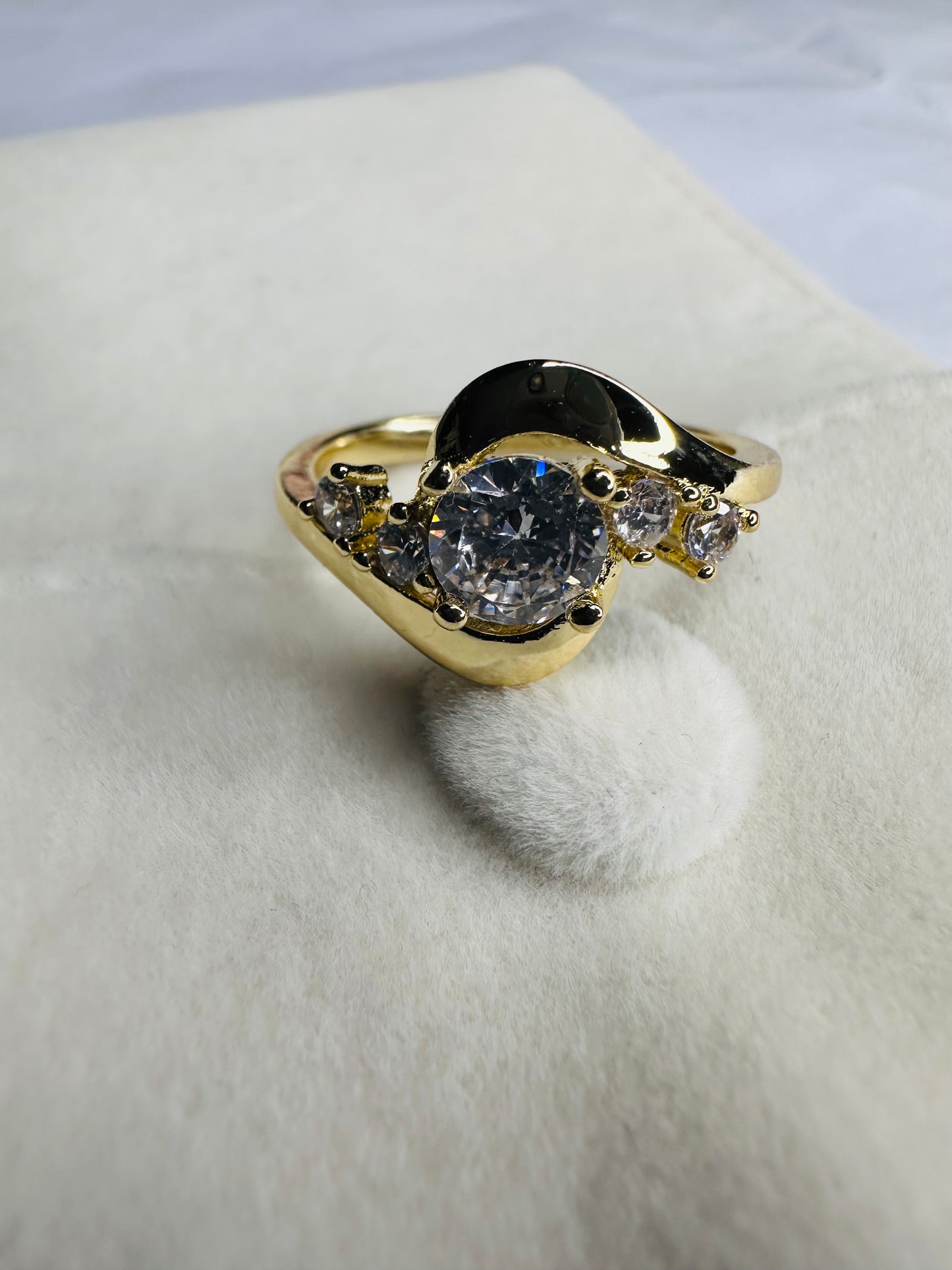 Luxe Black & Gold Crystal Swirl Ring – Elegant CZ Statement Piece
