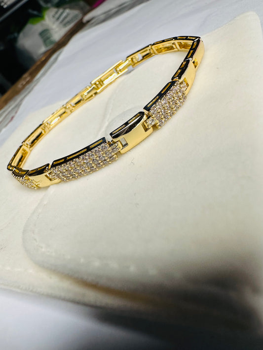 Aura Golden Glitz: Geometric Link Tennis-Style Bangle (Most Compelling)