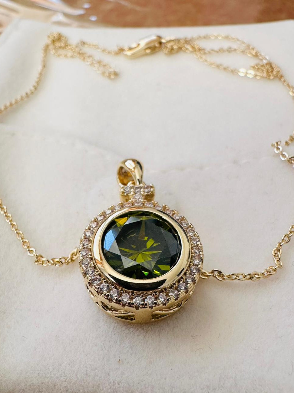 Elegant Gold-Plated Green Crystal Halo Pendant Necklace for Women